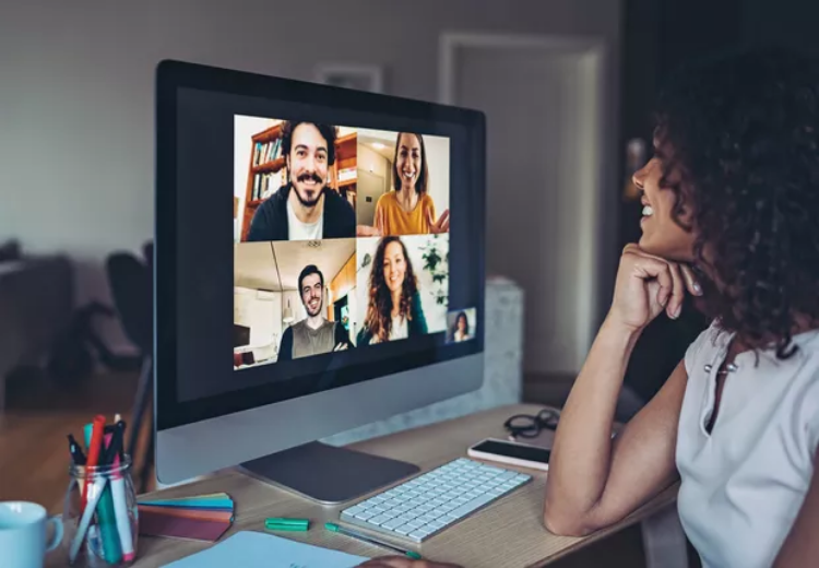 Mudanças nos ambientes de trabalho exigem nova gestão  (Foto: pixelfit via Getty Images)